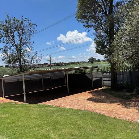 Spacious Stay-In 2Bedroom Apartment Kempton Park Exterior foto